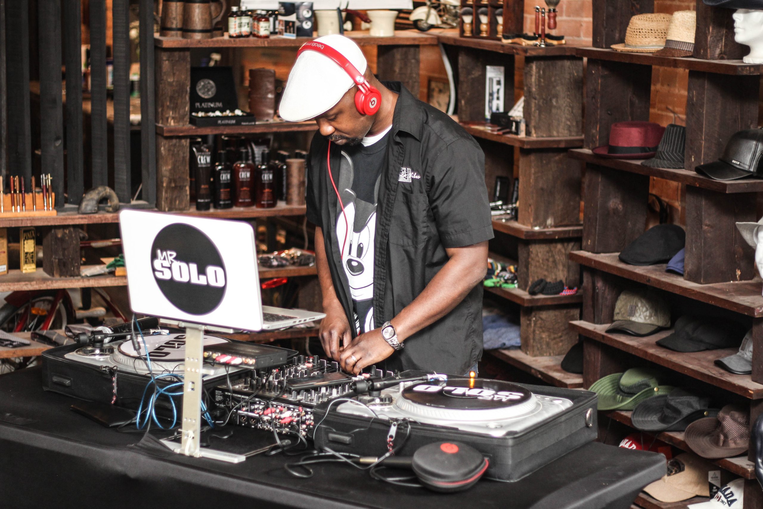 DJ Carlos MrSolo Future Vibes Entertaiment DJ Services Ontario